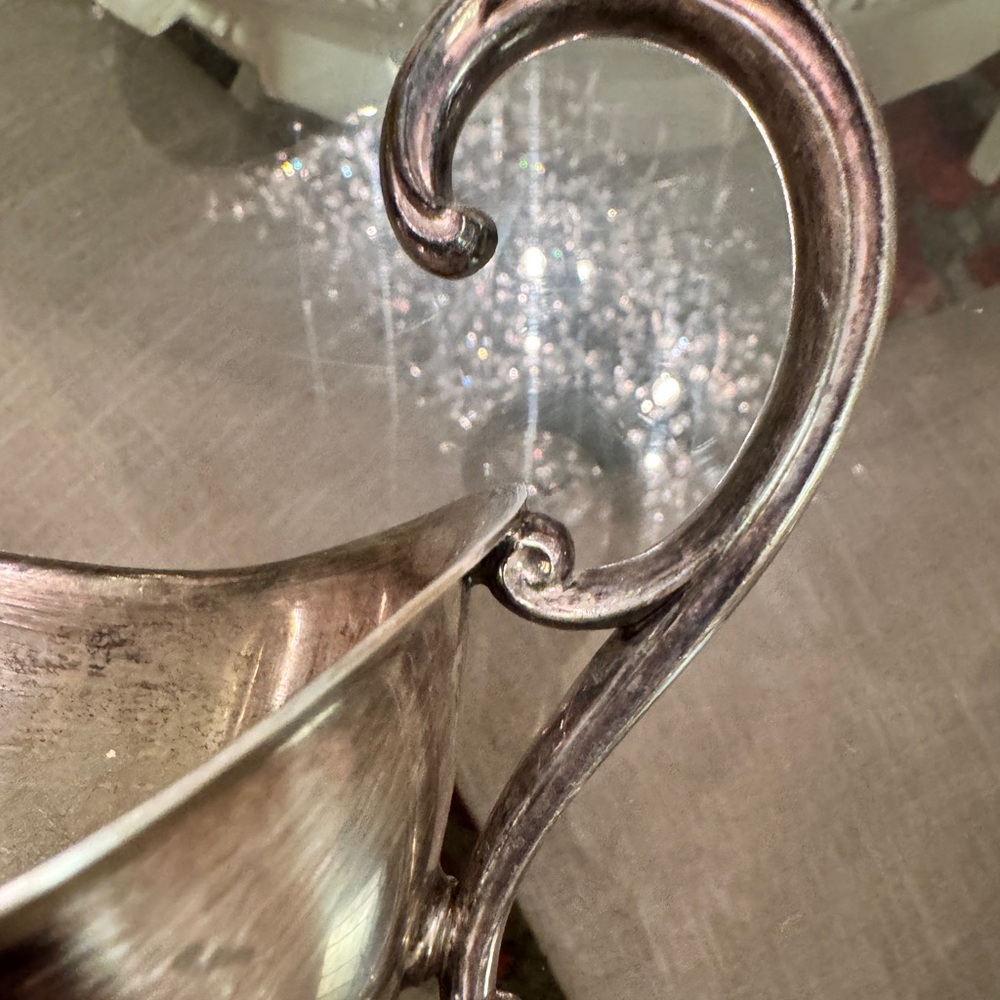 Elegant Vintage Silver Gravy Boat - Picture 3 of 11